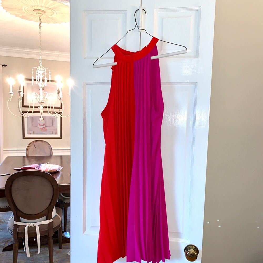❤️💕 pink and red pleated halter dress